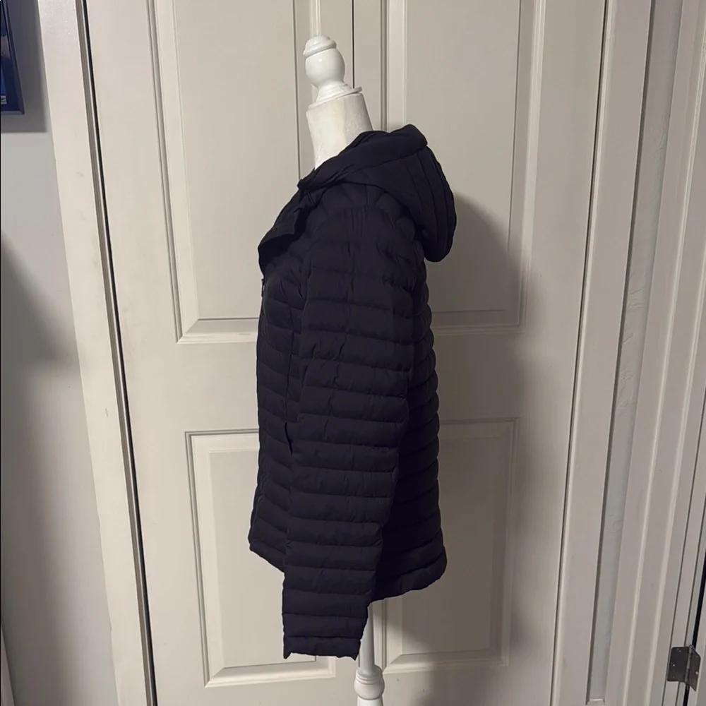 Lulu Lemon Women's Black Quilted Jacket - Picture 2 of 4